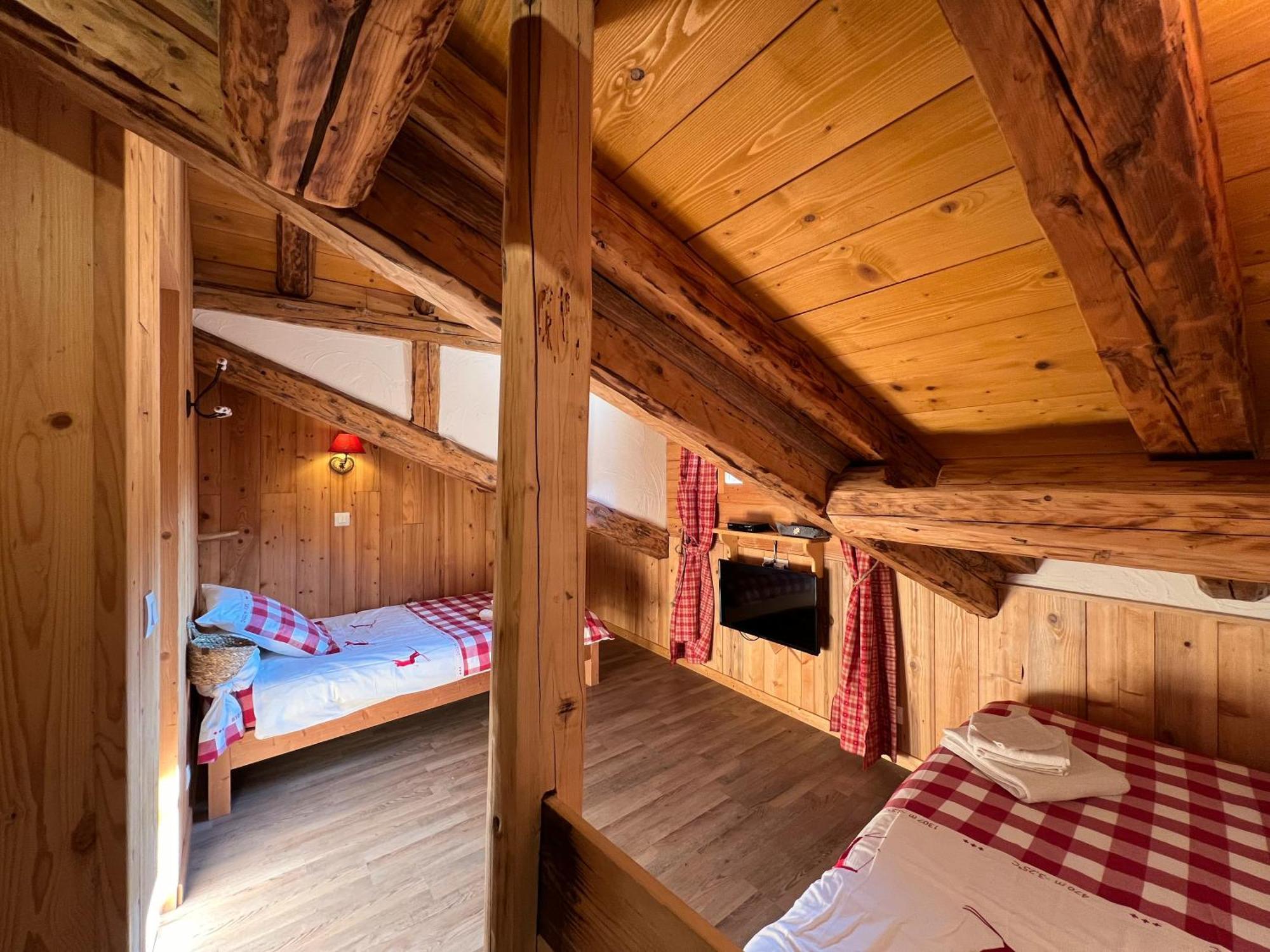 Вилла Chalet Cosy Pour 13 Sauna Сен-Мартен-де-Бельвиль Экстерьер фото