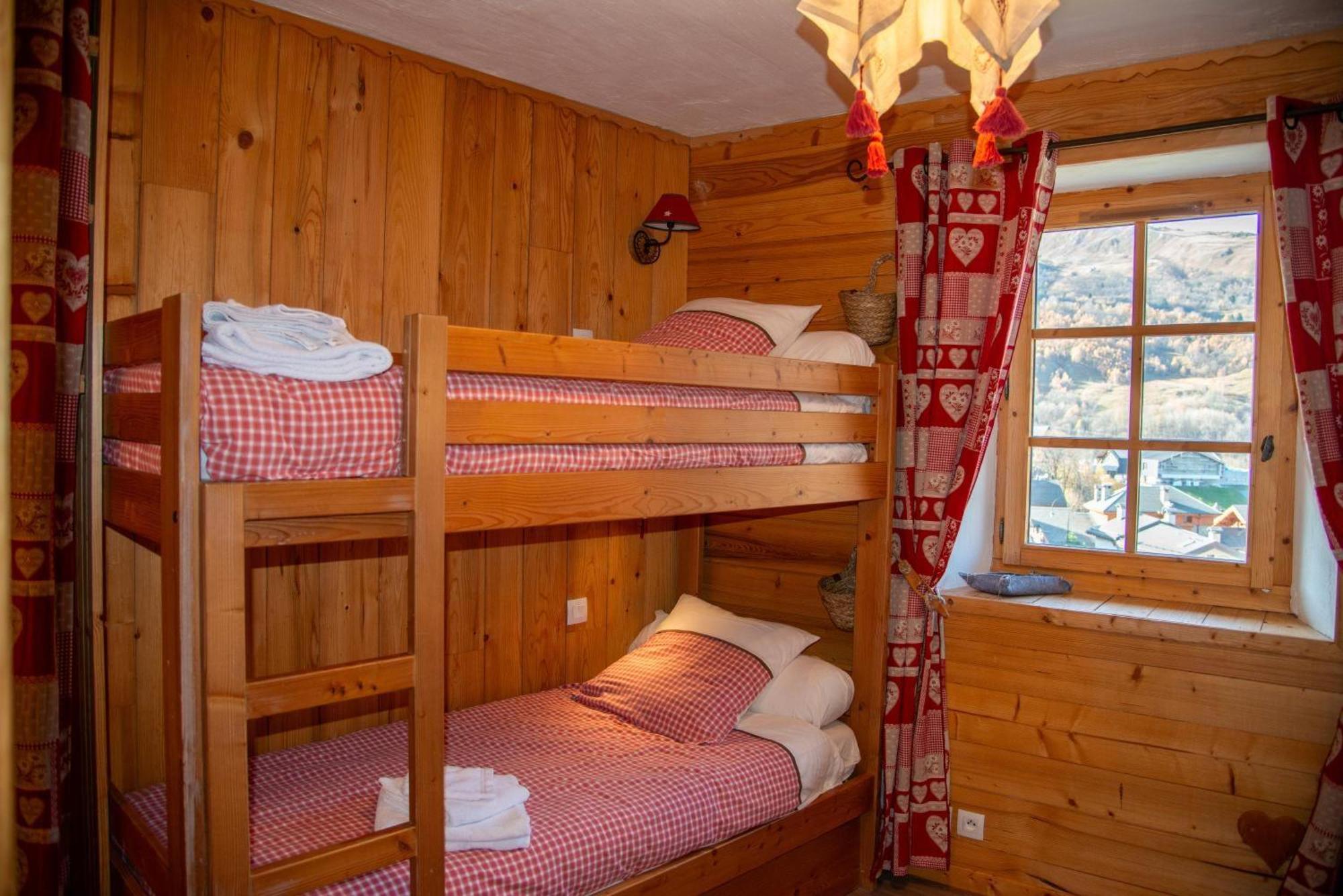 Вилла Chalet Cosy Pour 13 Sauna Сен-Мартен-де-Бельвиль Экстерьер фото